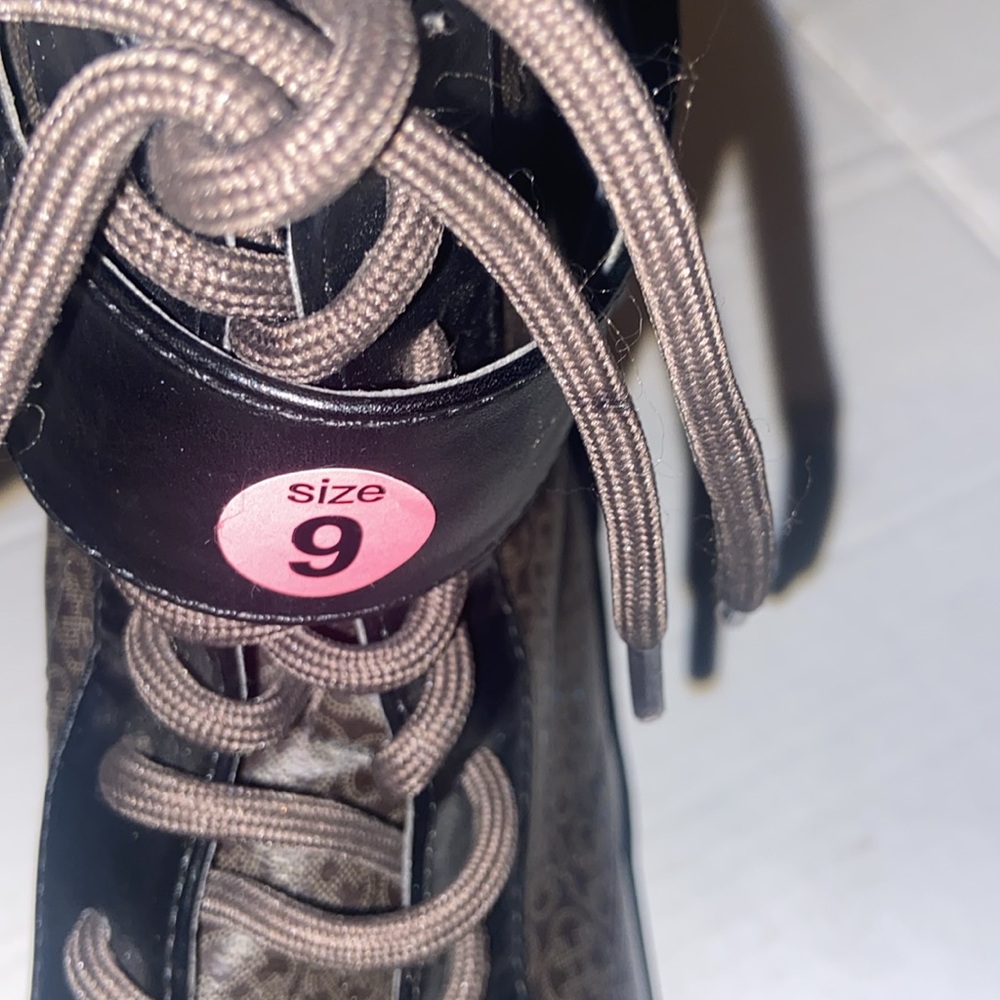 New unworn Daisy Fuentes lace up brown and black combat style boots size 9 - Picture 11 of 12